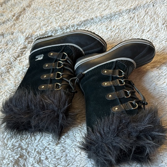 SOREL Kids' Joan of Arctic Insulated Waterproof Winter Boots size 2 - Picture 4 of 16